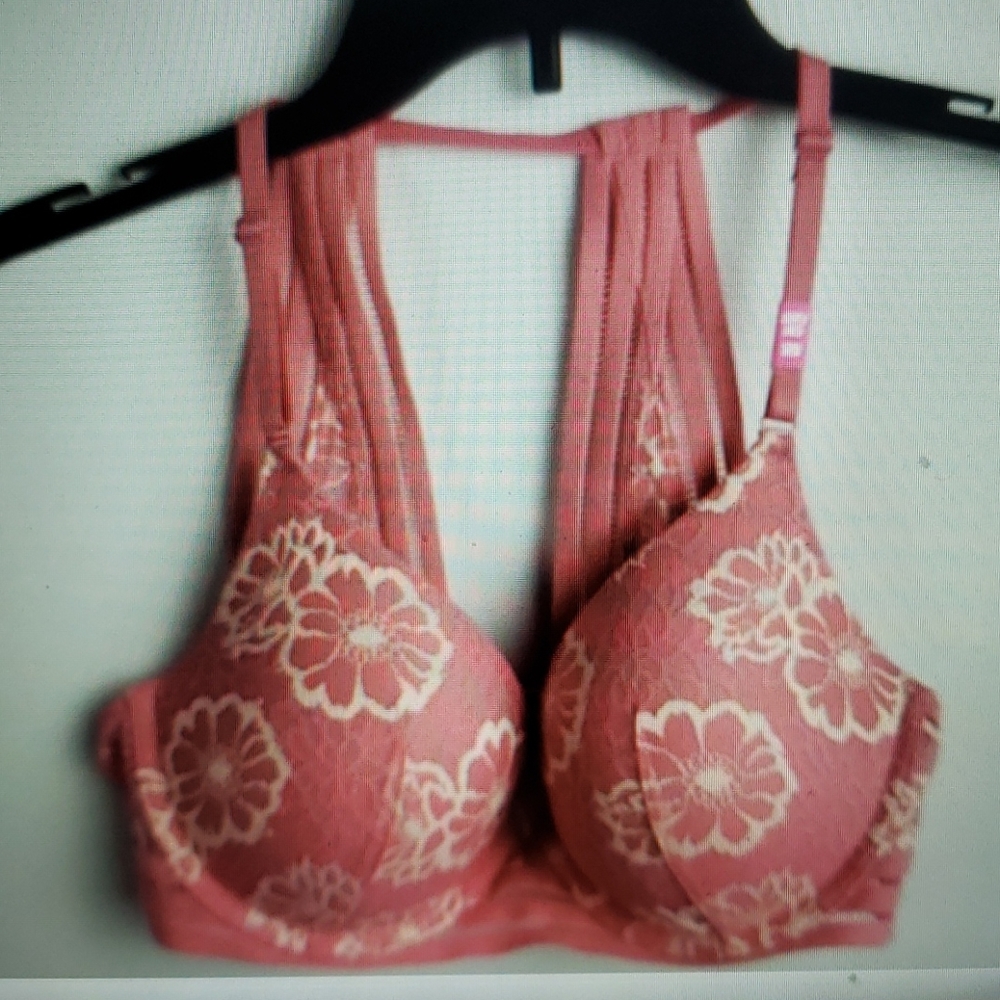 Pink Victoria's secret lightly lined push up bra